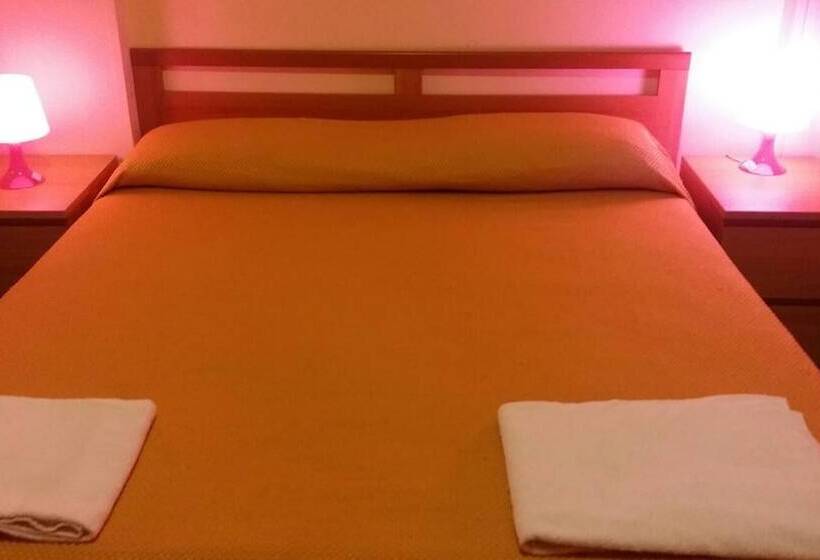 پانسیون Atrium Rooms