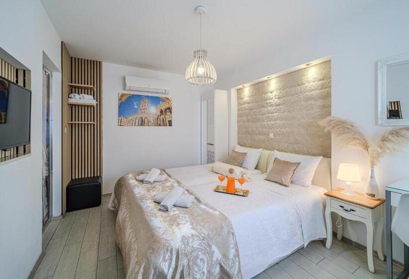 پانسیون Central Split Rooms And Apartments Paese