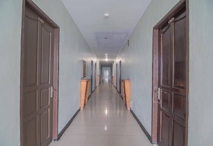 ペンション Reddoorz Syariah @ Grand Taufiq Tarakan