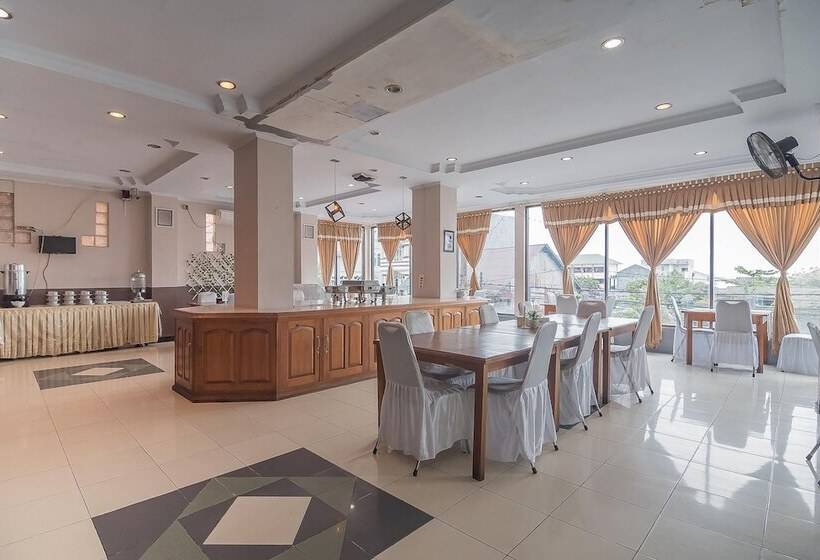 ペンション Reddoorz Syariah @ Grand Taufiq Tarakan