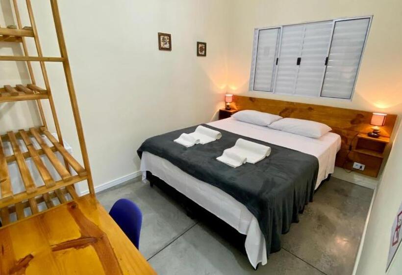 פנסיון Suíte Lázaro