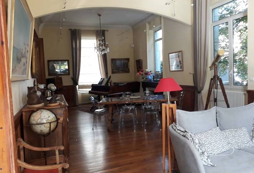 بنسيون Villa Mercedes