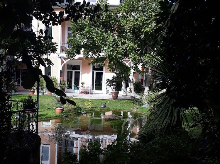 بنسيون Villa Mercedes