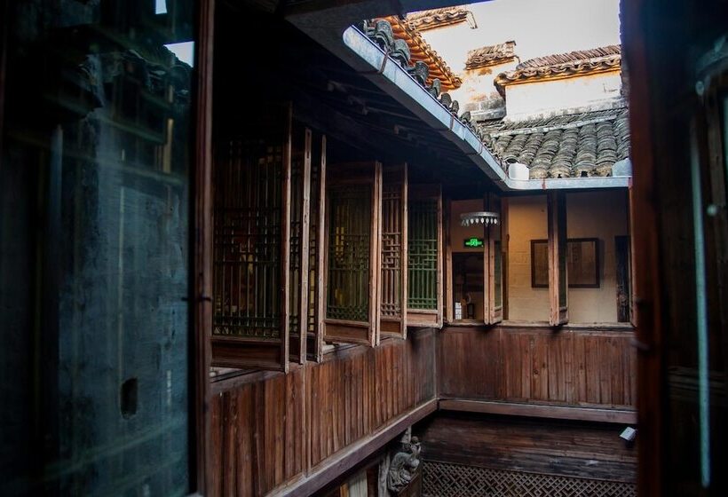 Pig S Inn Huangshan Xidi