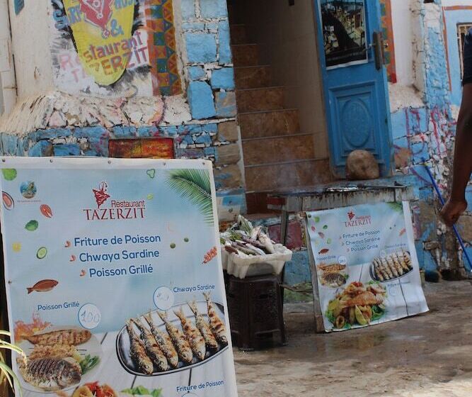 Tazerzit Hostel Restau