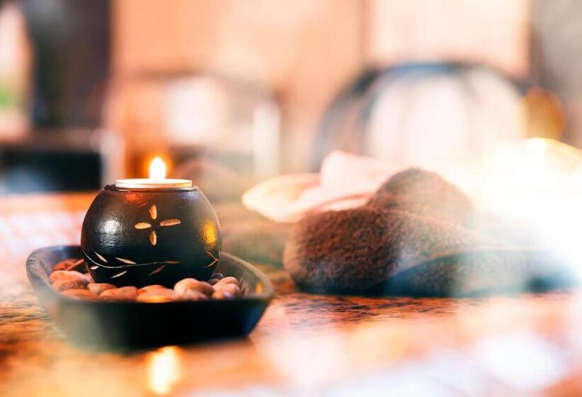 Balneo & Spa Hotel Aura