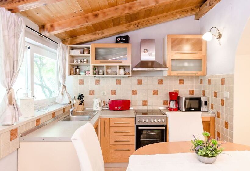 Camelia Luxury Apartments