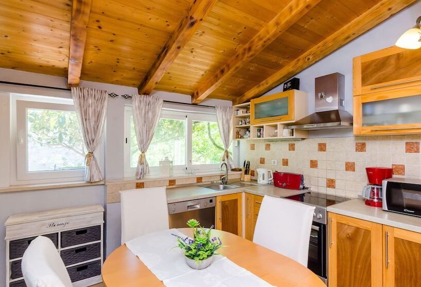 Camelia Luxury Apartments