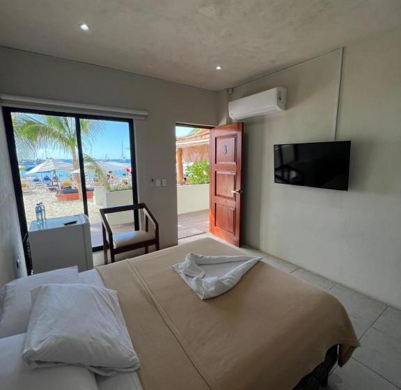 Cuxos Hotel Beachfront