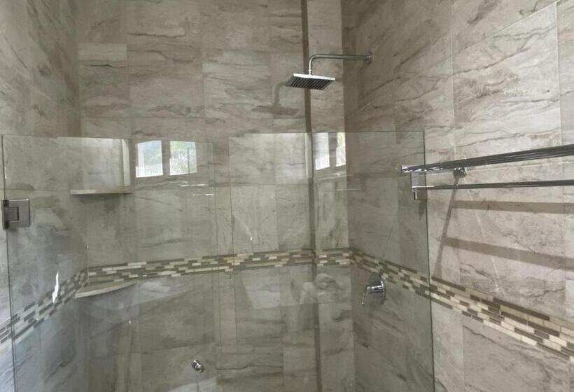 Cuxos Hotel Beachfront