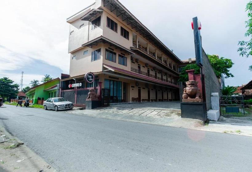 ホテル Capital O 3142 Bright