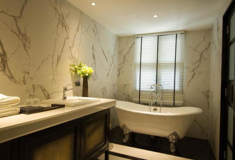 Отель Glory Boutique Suites