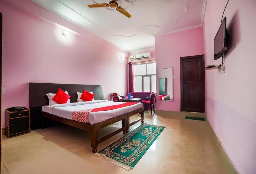 酒店 Oyo 43978 Nini Residency