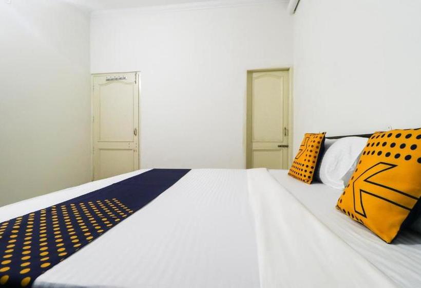 فندق Spot On 49193 New Village Guest House