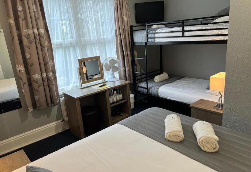 Corner House Hotel Gatwick With Bookable Holiday Parking