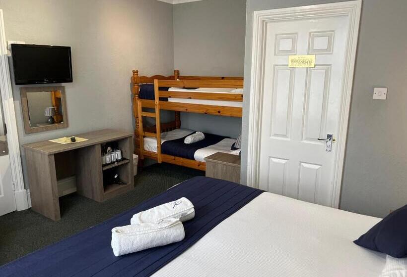 Corner House Hotel Gatwick With Bookable Holiday Parking