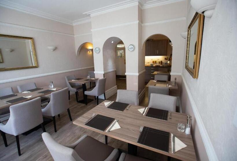 Corner House Hotel Gatwick With Bookable Holiday Parking