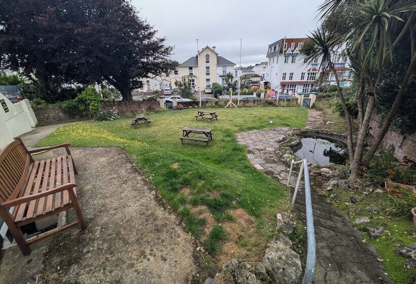 בית מלון כפרי The Great Western B&b