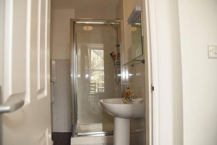 Harry S Hotel & Restaurant