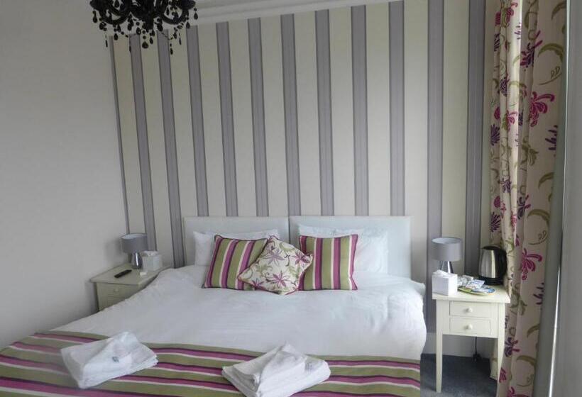 Harry S Hotel & Restaurant