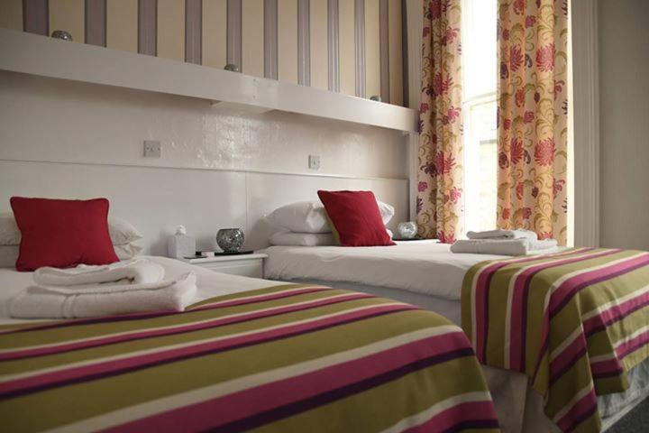 Harry S Hotel & Restaurant