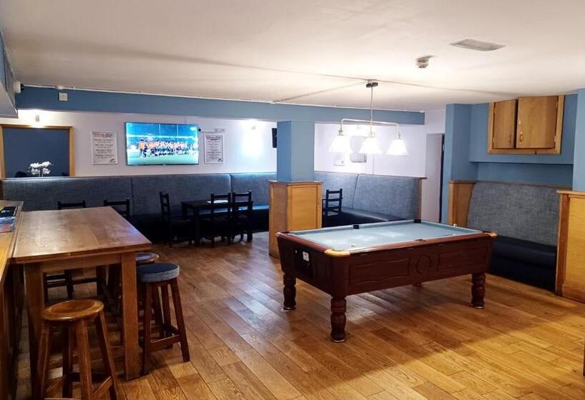 Harry S Hotel & Restaurant