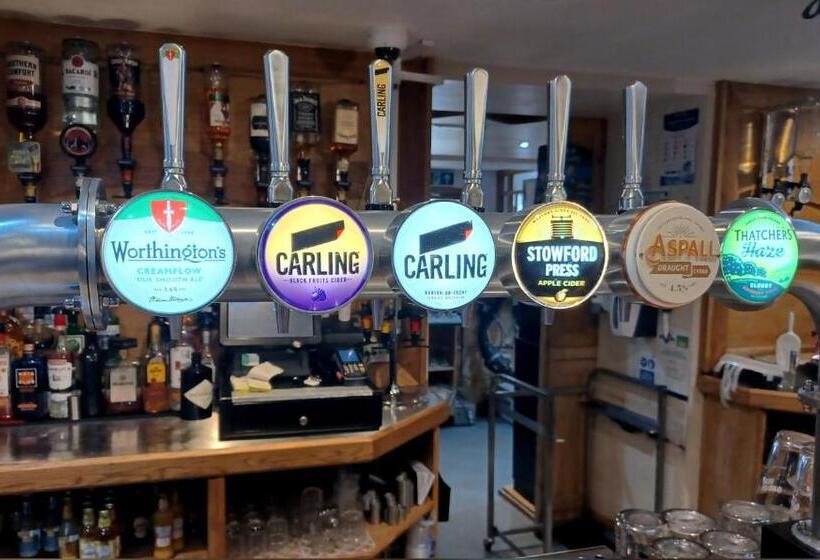 Harry S Hotel & Restaurant