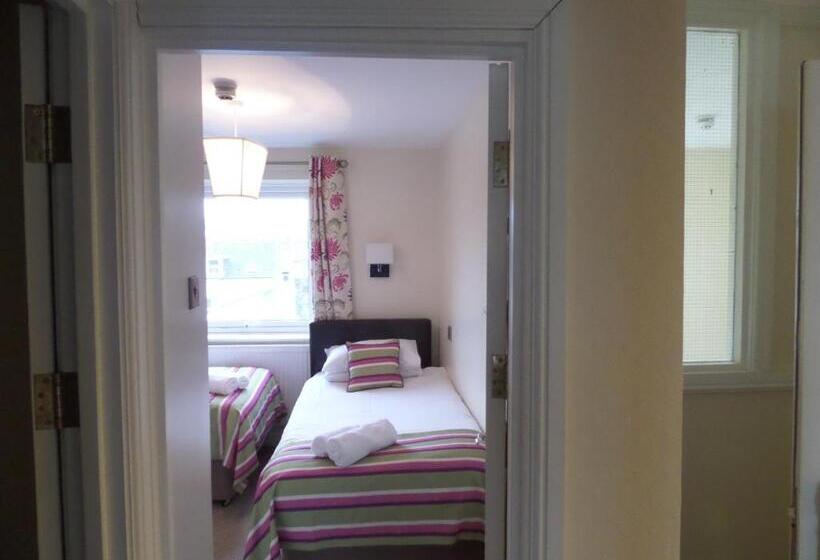 Harry S Hotel & Restaurant