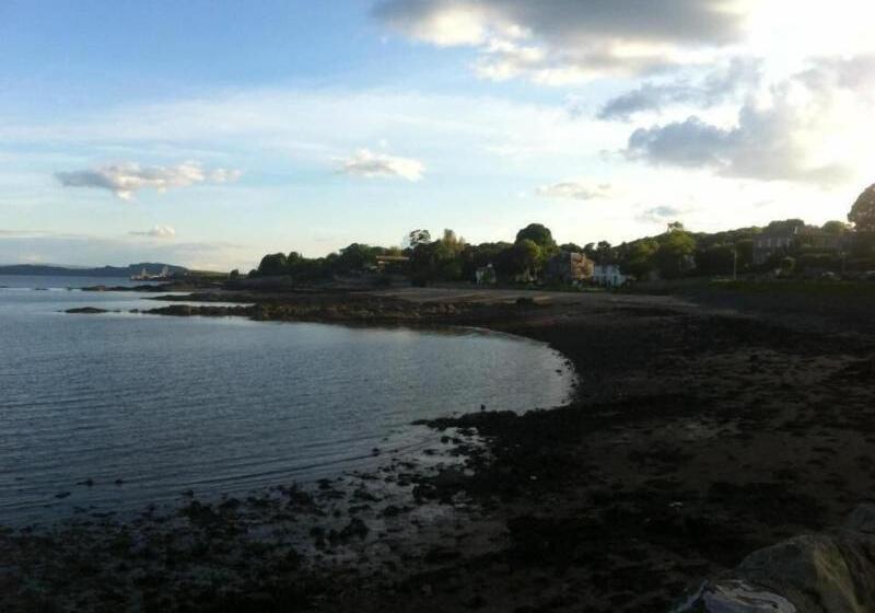 Aberdour Hotel, Stables Rooms & Beer Garden