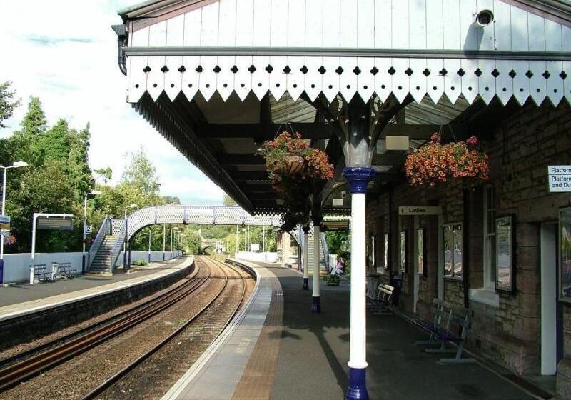 Aberdour Hotel, Stables Rooms & Beer Garden