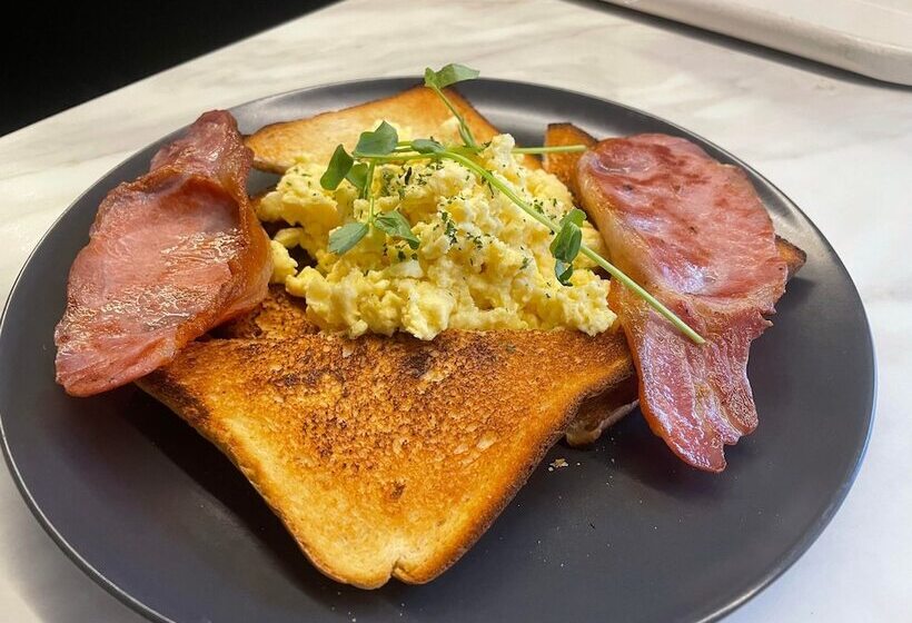 בית מלון כפרי Airlie Arms