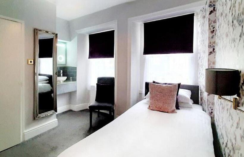 ホテル Allerdale Court