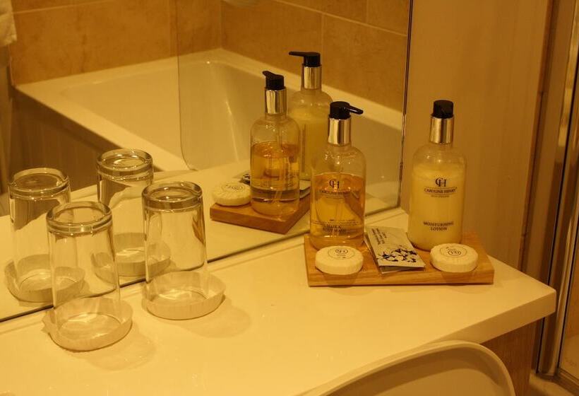 בית מלון כפרי Boars Head