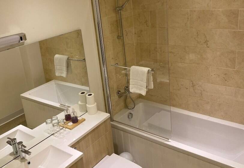 בית מלון כפרי Boars Head