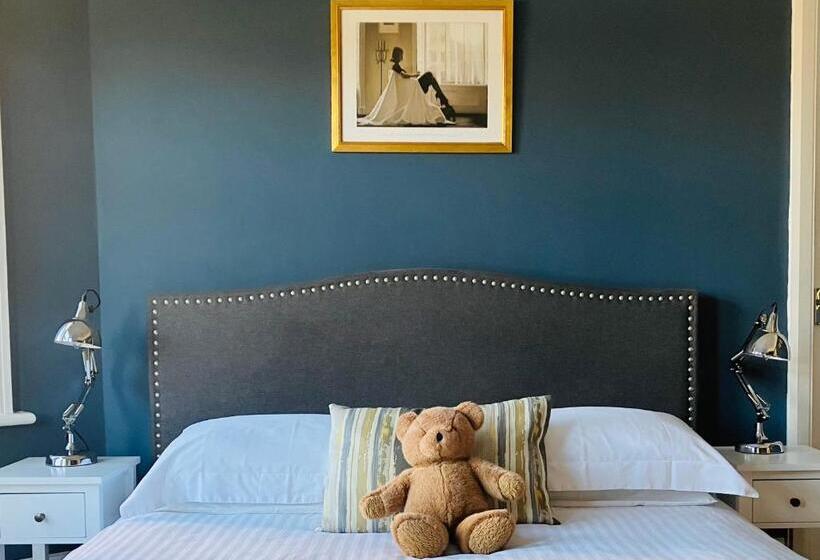 Отель Cambridge Villa