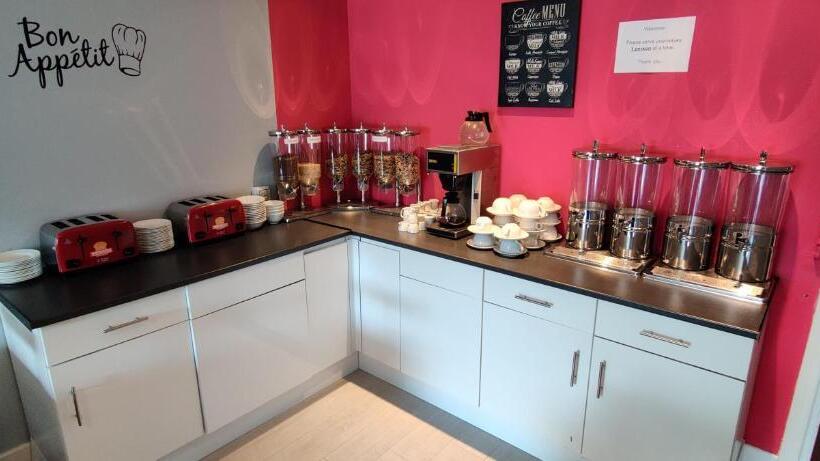 فندق Cecil Court