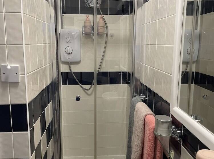 هتل Cherwood Guest House