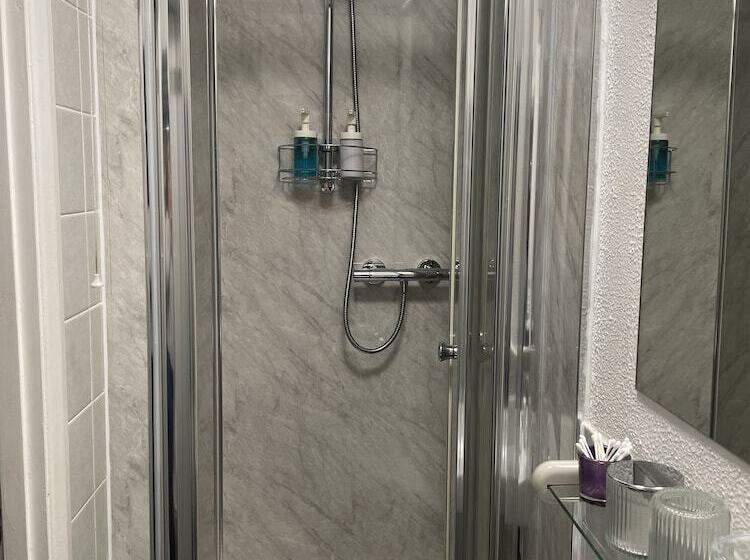 هتل Cherwood Guest House