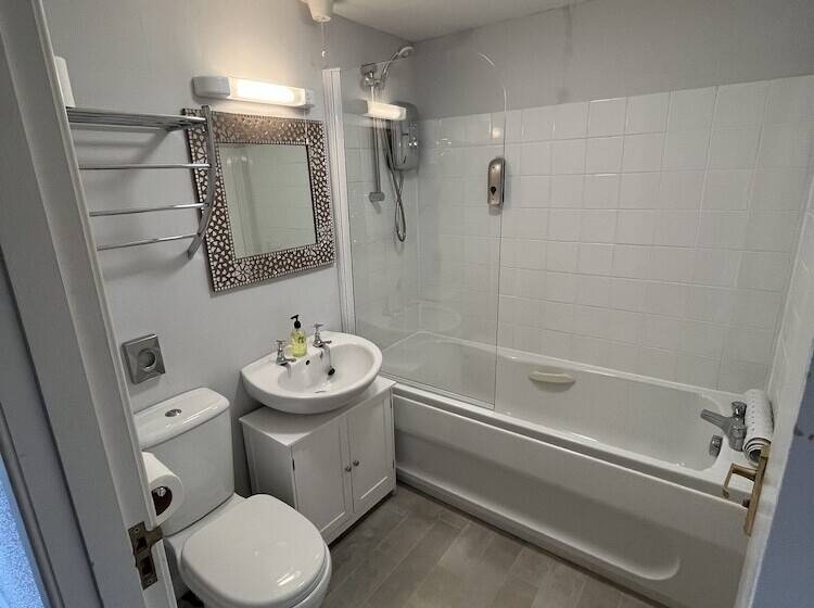 Отель Columba House