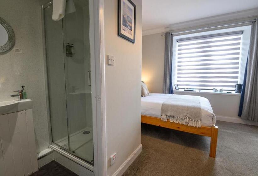 Отель Coolin View