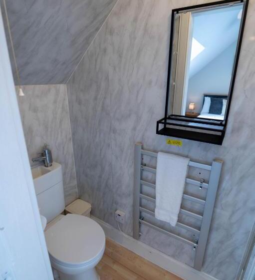 Отель Coolin View