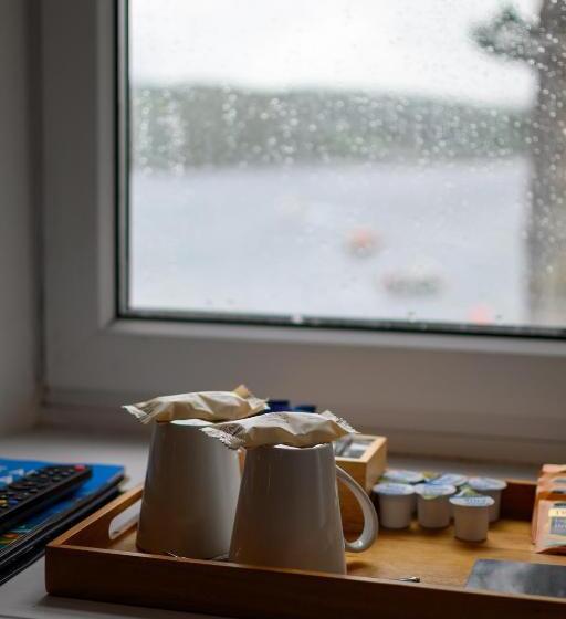 Отель Coolin View