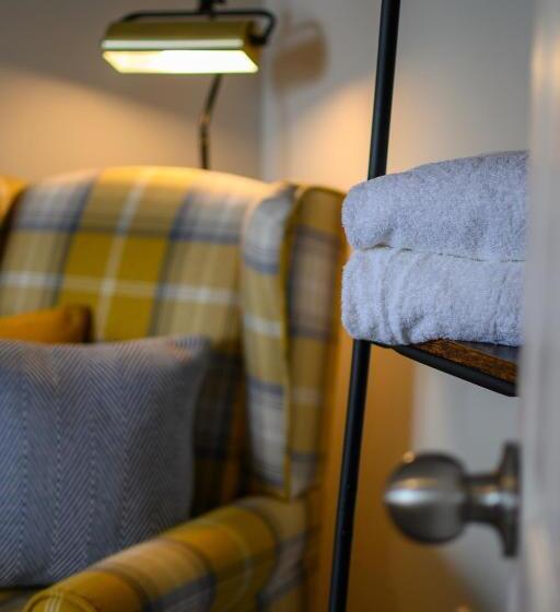 Отель Coolin View