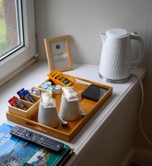 Отель Coolin View