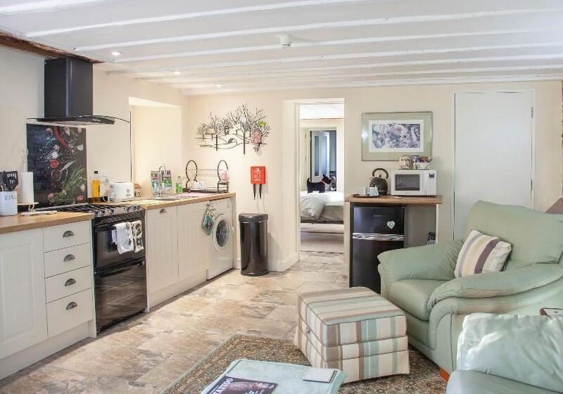 هتل Court Prior Boutique B&b And Apartment