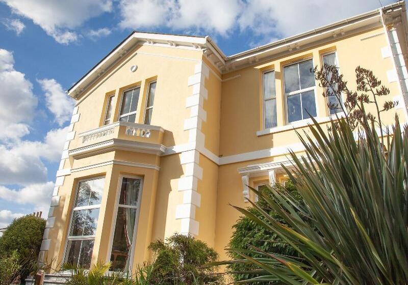 هتل Court Prior Boutique B&b And Apartment