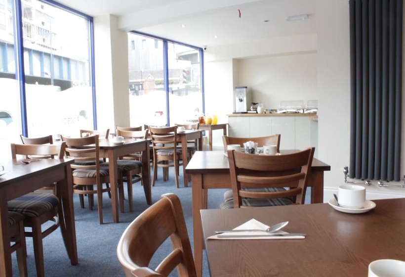 هتل Discovery Inn  Leeds