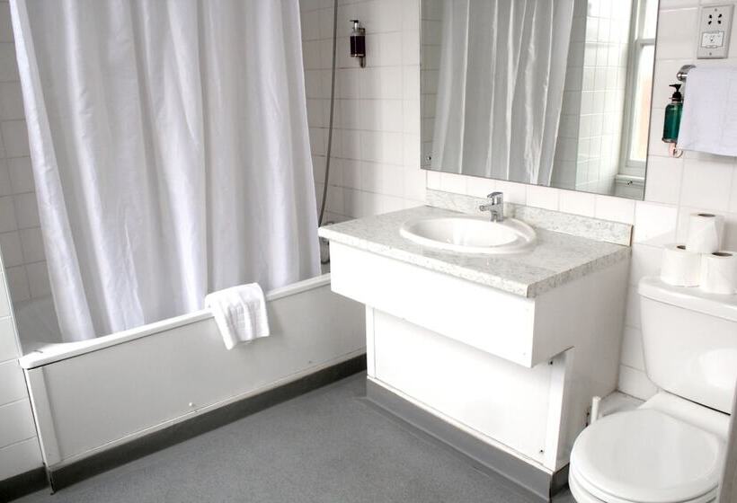 هتل Discovery Inn  Leeds