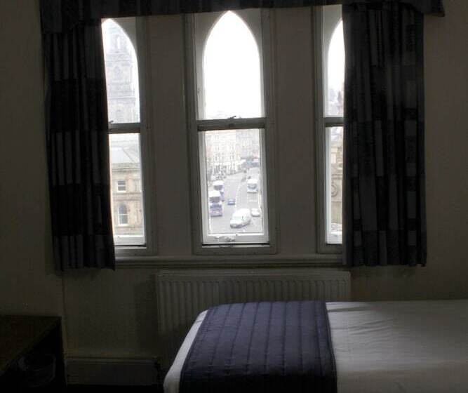 Отель Discovery Inn Leeds