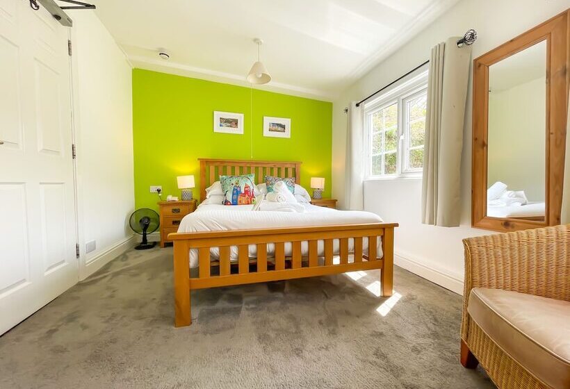 فندق Driftwood Spars